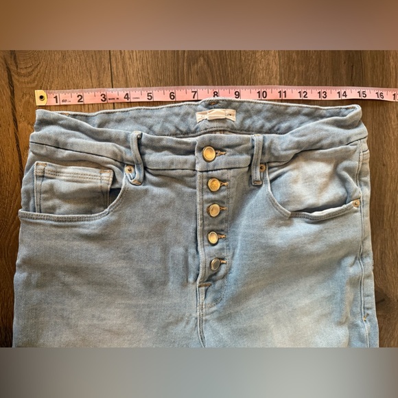 Good American Light wash button fly Jeans Size 12 - Picture 8 of 10